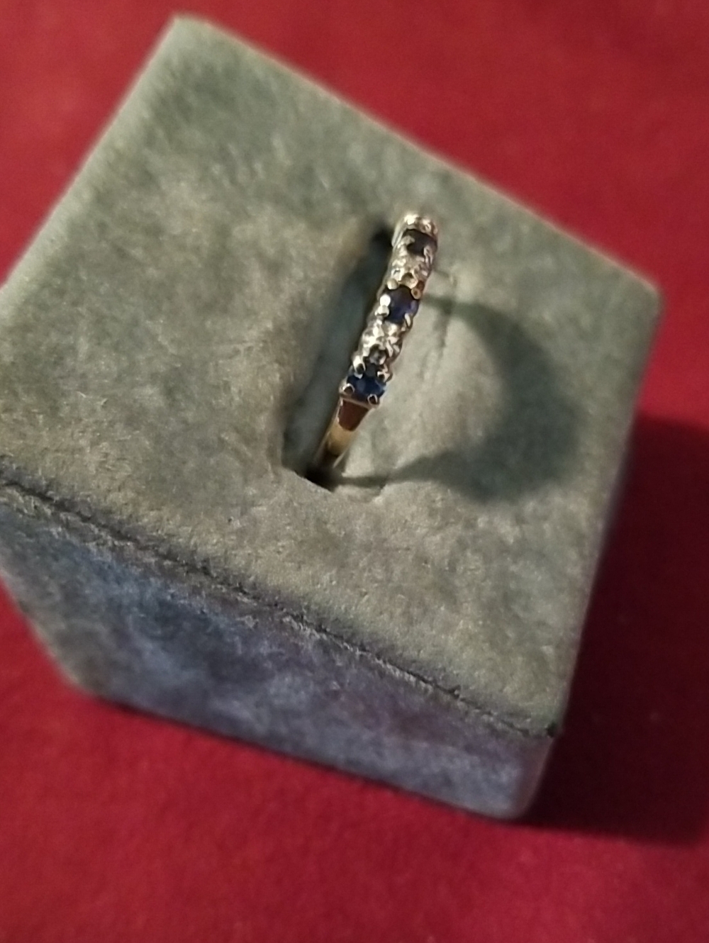 10K gold band with alternating Sapphires and Diamonds. - Picture 3 of 8